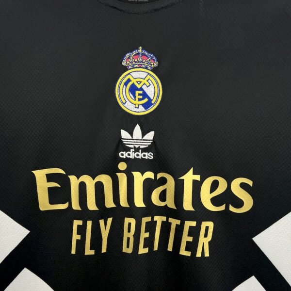 Real Madrid Retro Sondertrikot 2025-2026