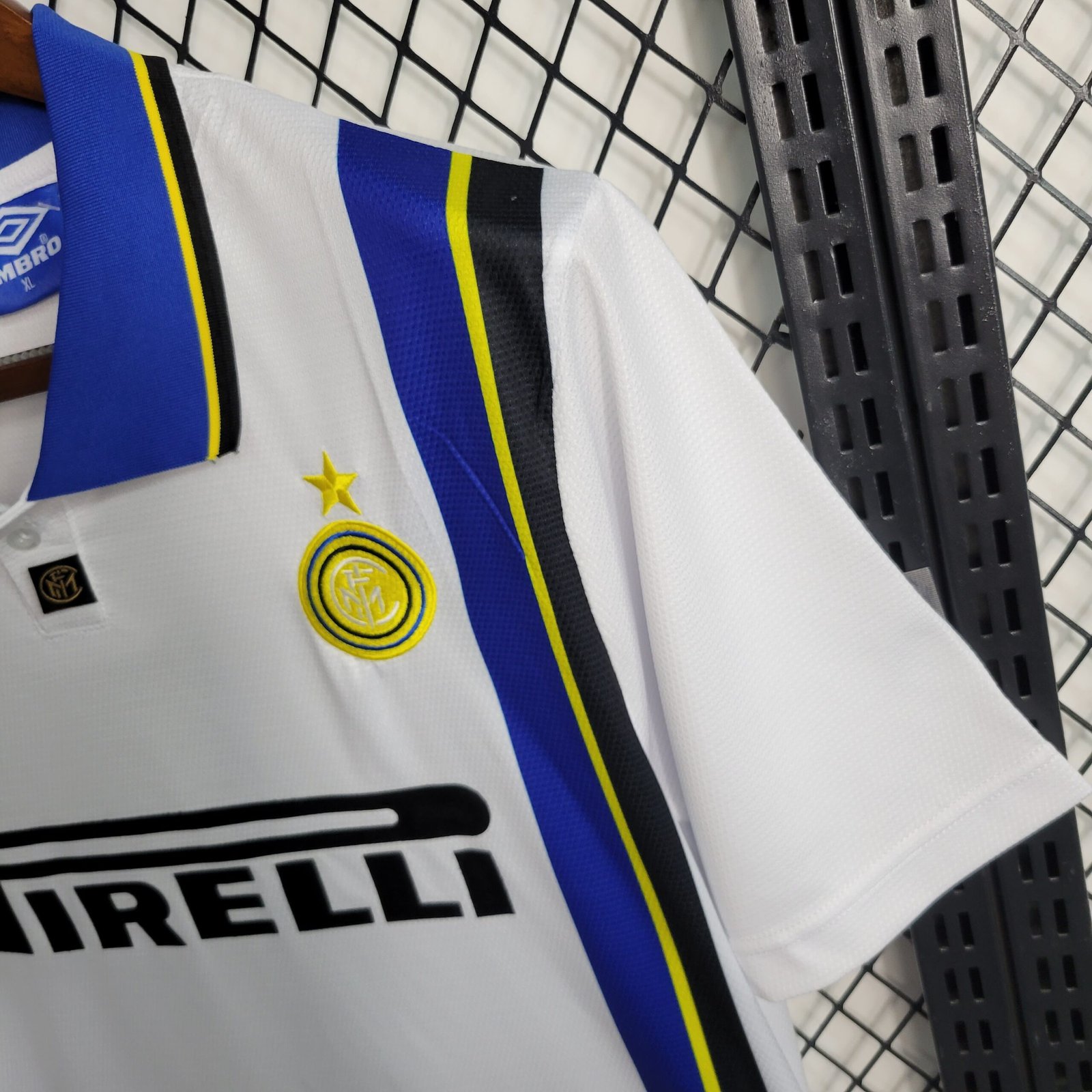 Inter Mailand Retro Away Trikot 1997-1998 Inter Mailand Retro Away Trikot 1997-1998