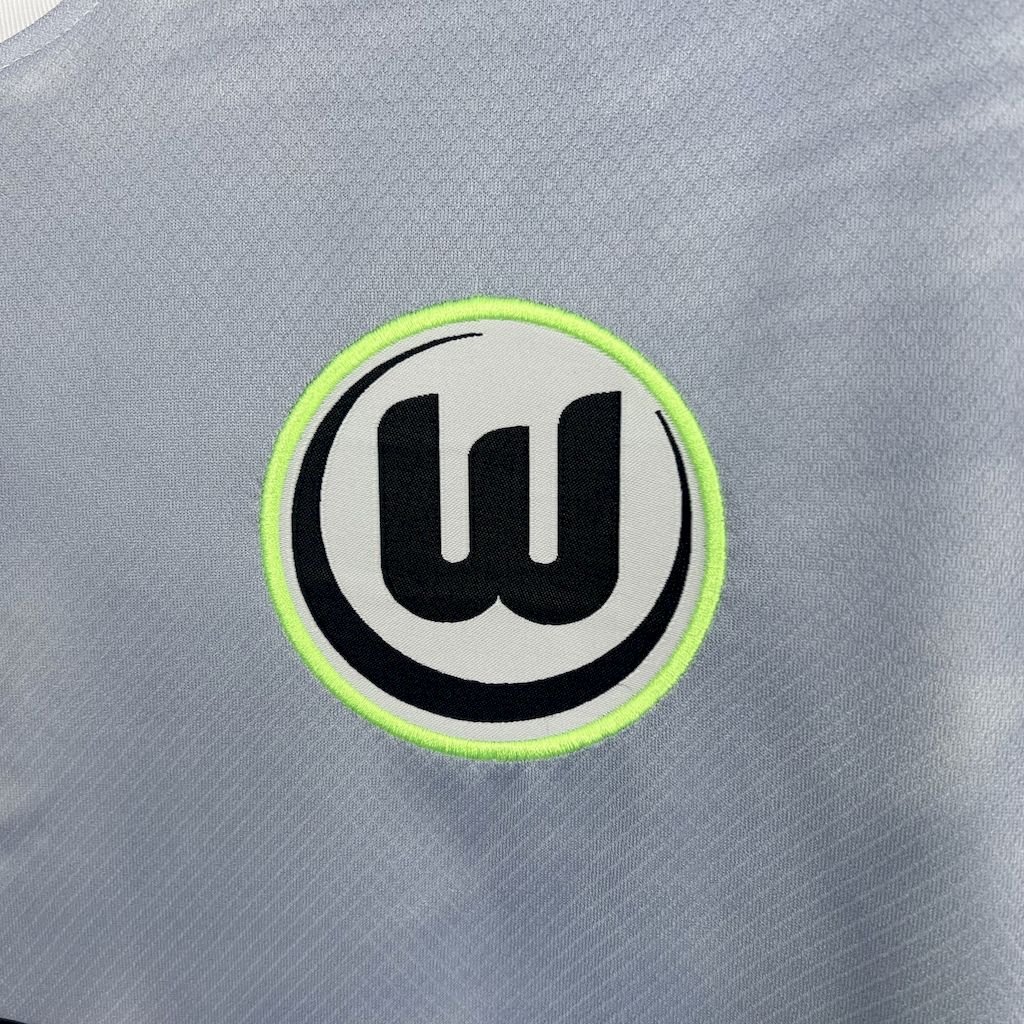 VFL Wolfsburg Away Trikot 2025-2026 VFL Wolfsburg Away Trikot 2025-2026