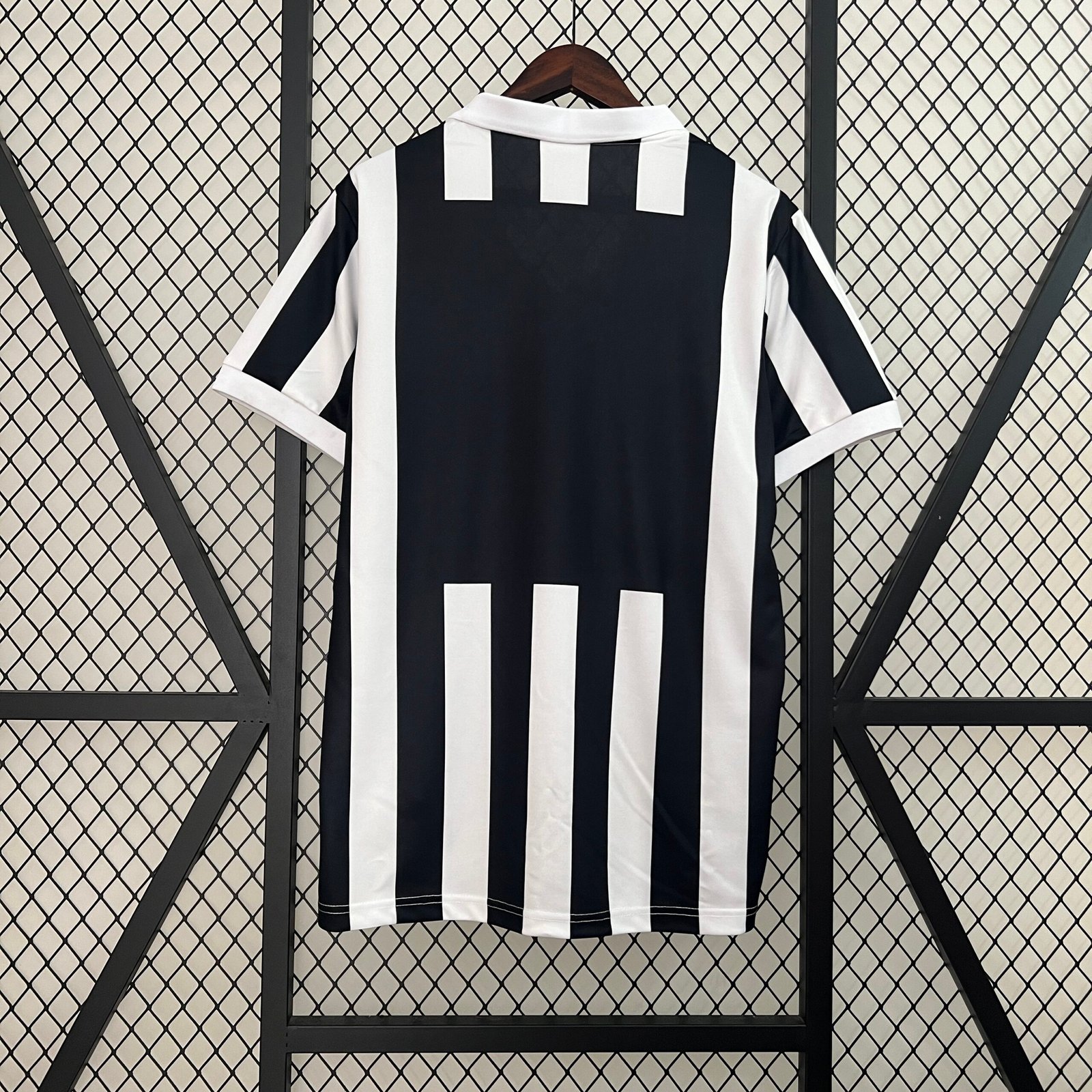 Juventus Home Retro Trikot 1984-1985 Juventus Home Retro Trikot 1984-1985