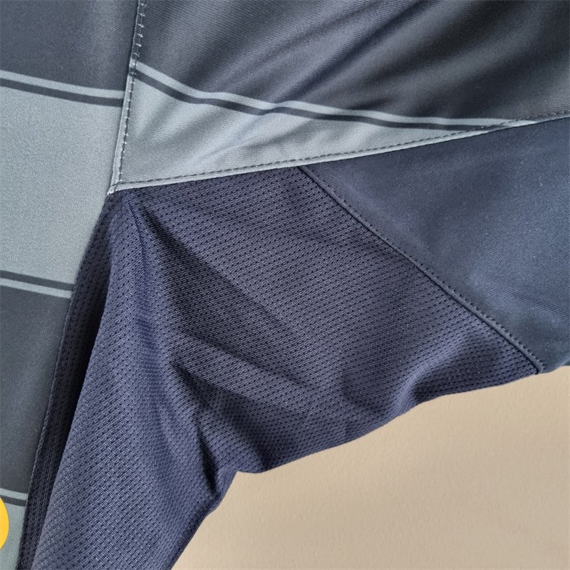 Inter Mailand Retro Away Trikot 2004-2005 Inter Mailand Retro Away Trikot 2004-2005