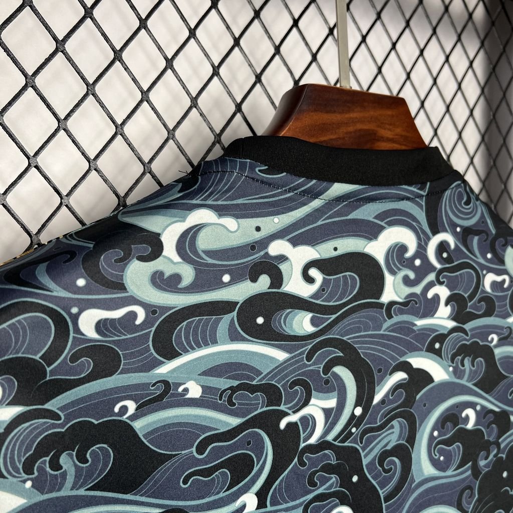 Japan Jahr des Drachen Limitierte Sondertrikot 2024-2025 - Schwarz Japan Jahr des Drachen Limitierte Sondertrikot 2024-2025 - Schwarz