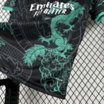 Real Madrid Dragon Sondertrikot 2025-2026 - Grün