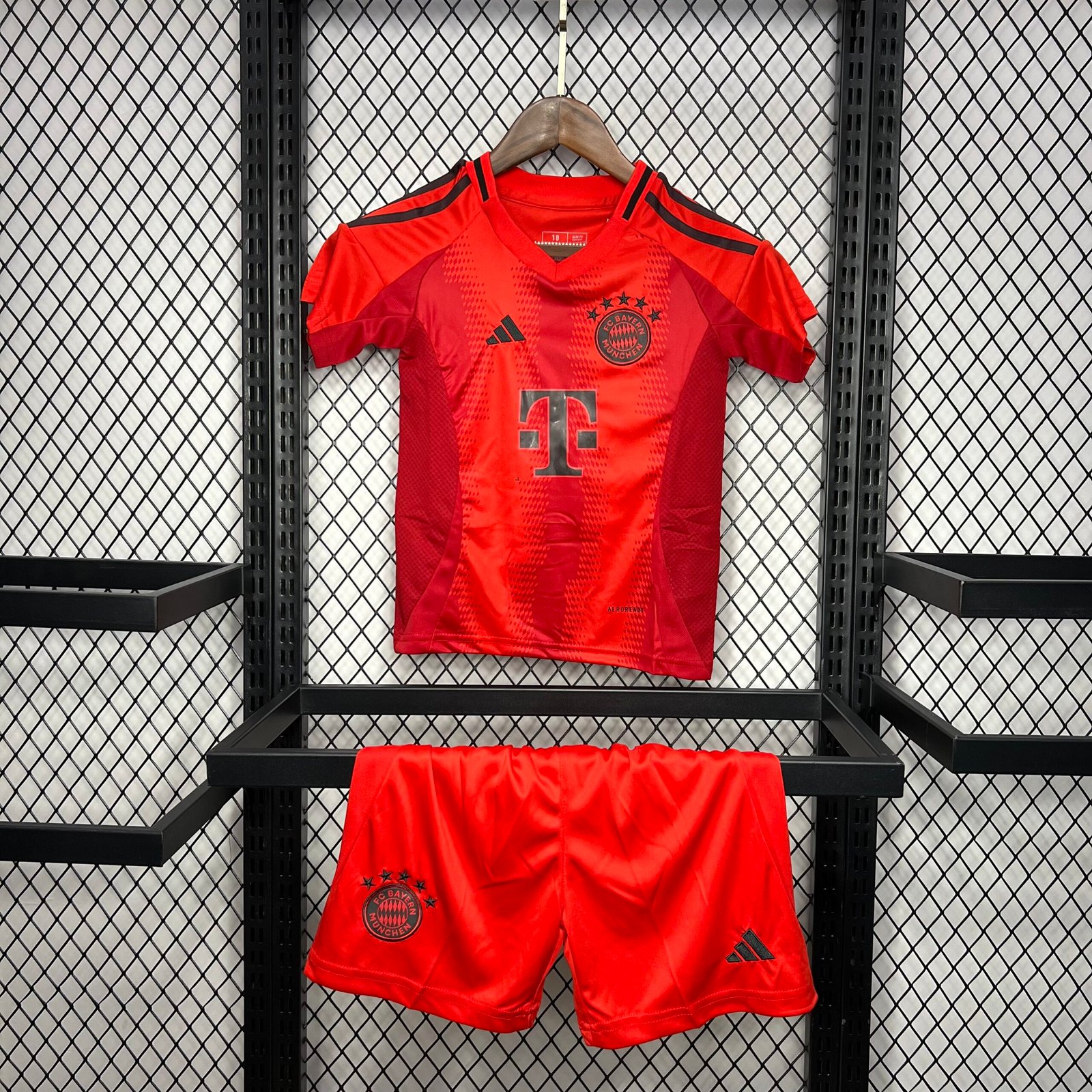 Bayern München Heimtrikot Kinder Minikit 2024-2025 Bayern München Heimtrikot Kinder Minikit 2024-2025