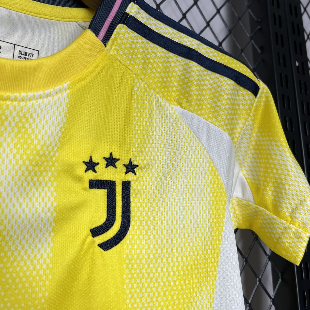 Juventus Cristiano Ronaldo 7 Auswärtstrikot Kinder 2024-2025 Juventus Cristiano Ronaldo 7 Auswärtstrikot Kinder 2024-2025