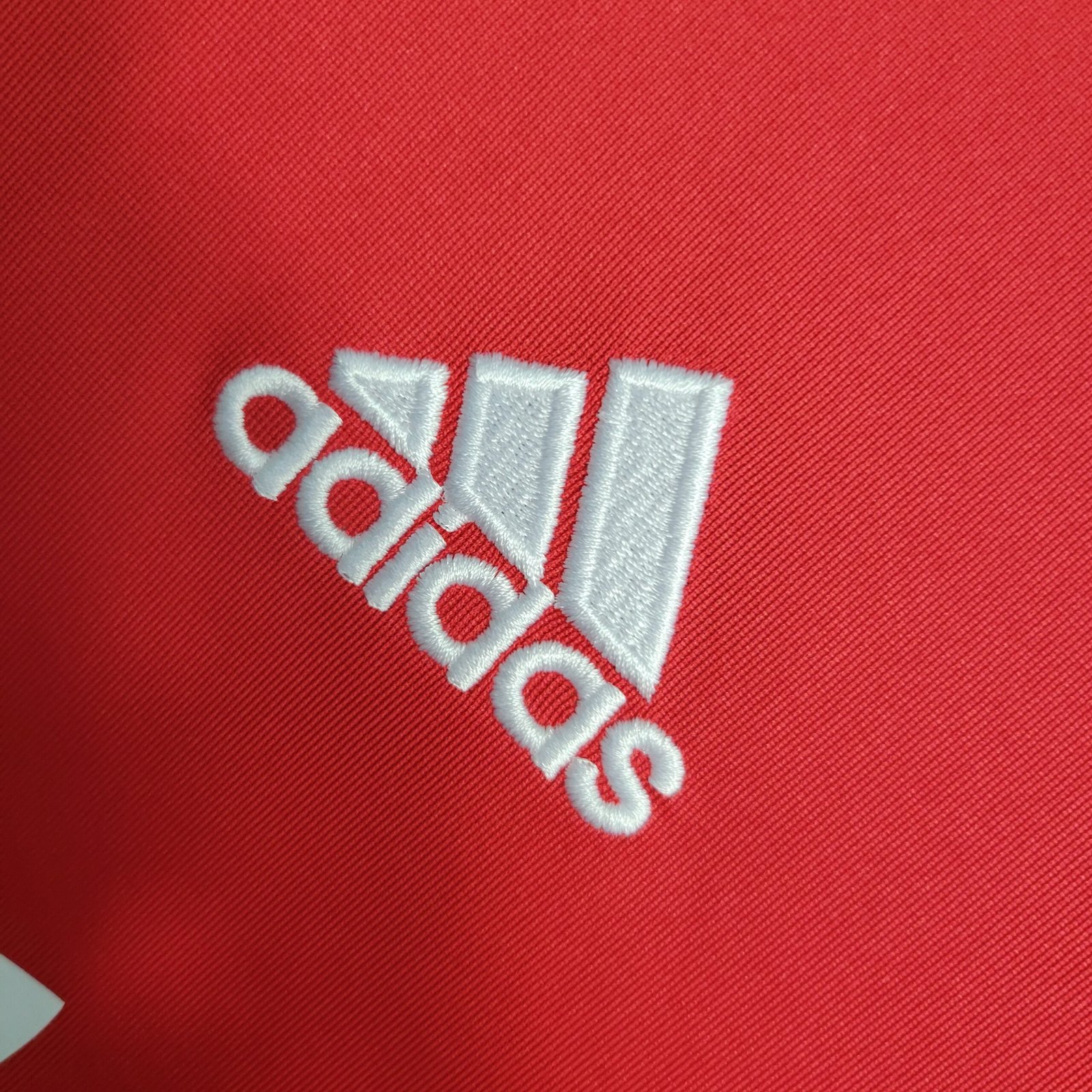 Real Madrid Retro Langarm Away Trikot 2011-2012 - Rot Real Madrid Retro Langarm Away Trikot 2011-2012 - Rot