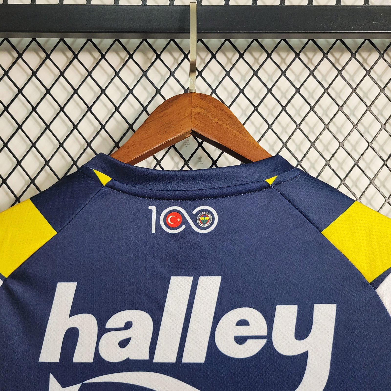 Fenerbahçe S.K. Arda Güler 10 Home Trikot 2023-2024 Fenerbahçe S.K. Arda Güler 10 Home Trikot 2023-2024