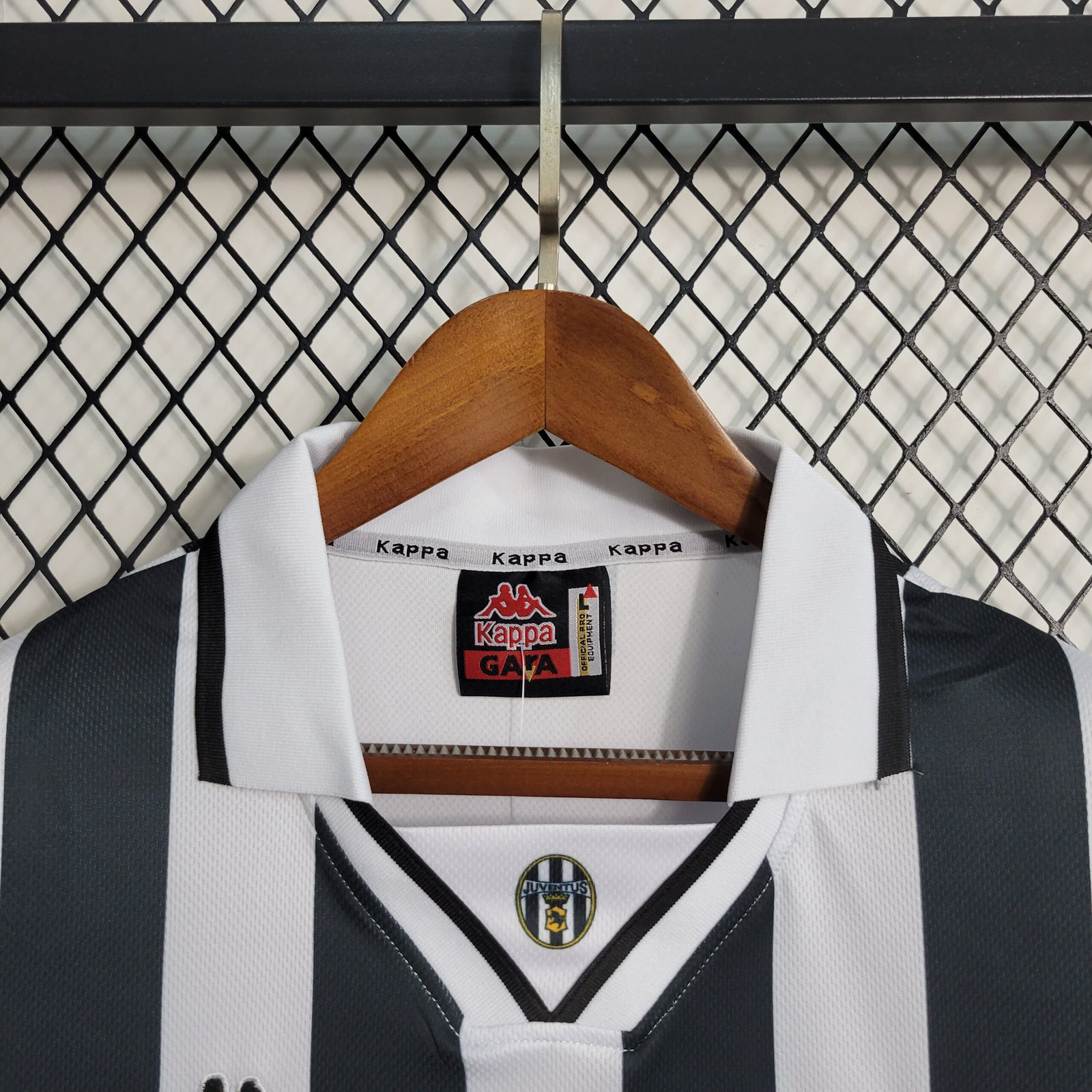 Juventus Home Retro Trikot 1995-1997 Juventus Home Retro Trikot 1995-1997