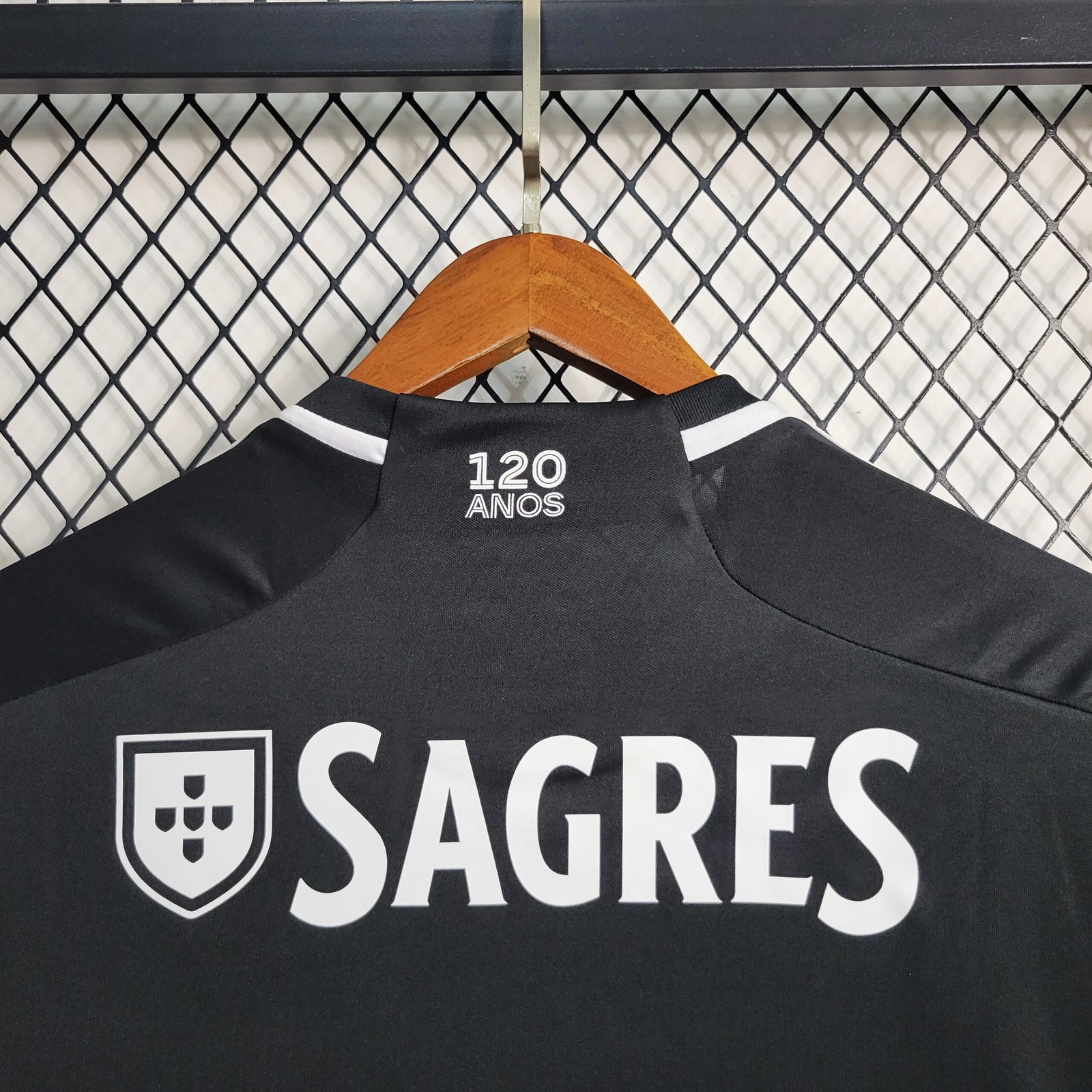 SL Benfica Away Trikot 2023-2024 - Schwarz SL Benfica Away Trikot 2023-2024 - Schwarz