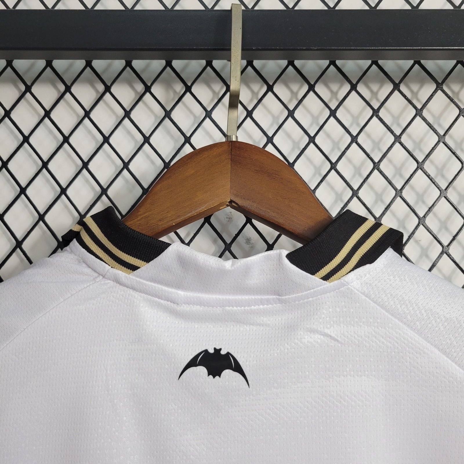 FC Valencia Heimtrikot Kinder Minikit 2023-2024 FC Valencia Heimtrikot Kinder Minikit 2023-2024