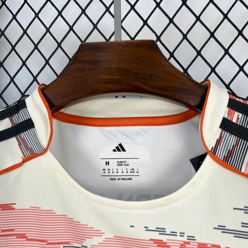 FC Bayern München Away Trikot 2025-2026 FC Bayern München Away Trikot 2025-2026