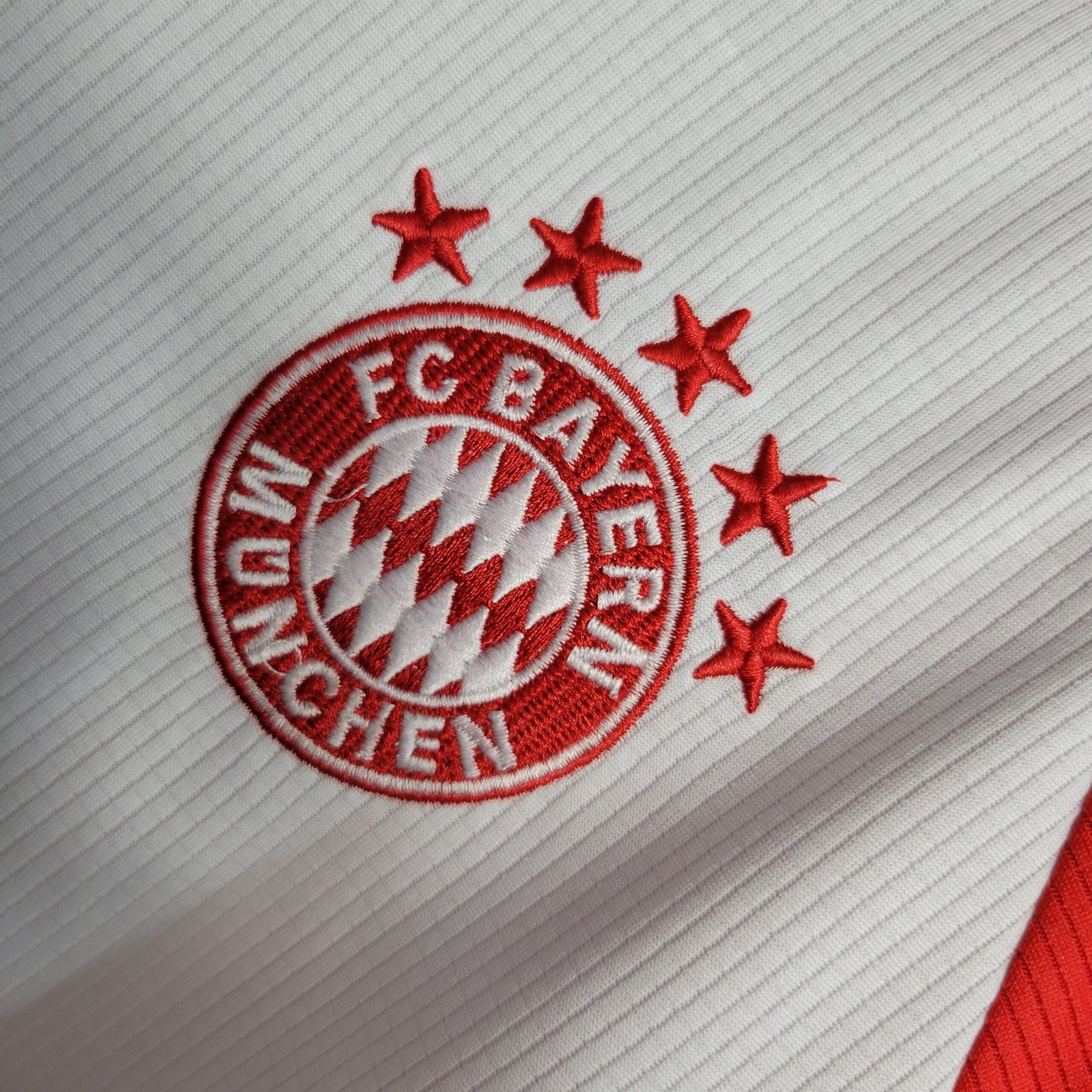 Bayern München Heimtrikot Kinder Minikit 2023-2024 Bayern München Heimtrikot Kinder Minikit 2023-2024
