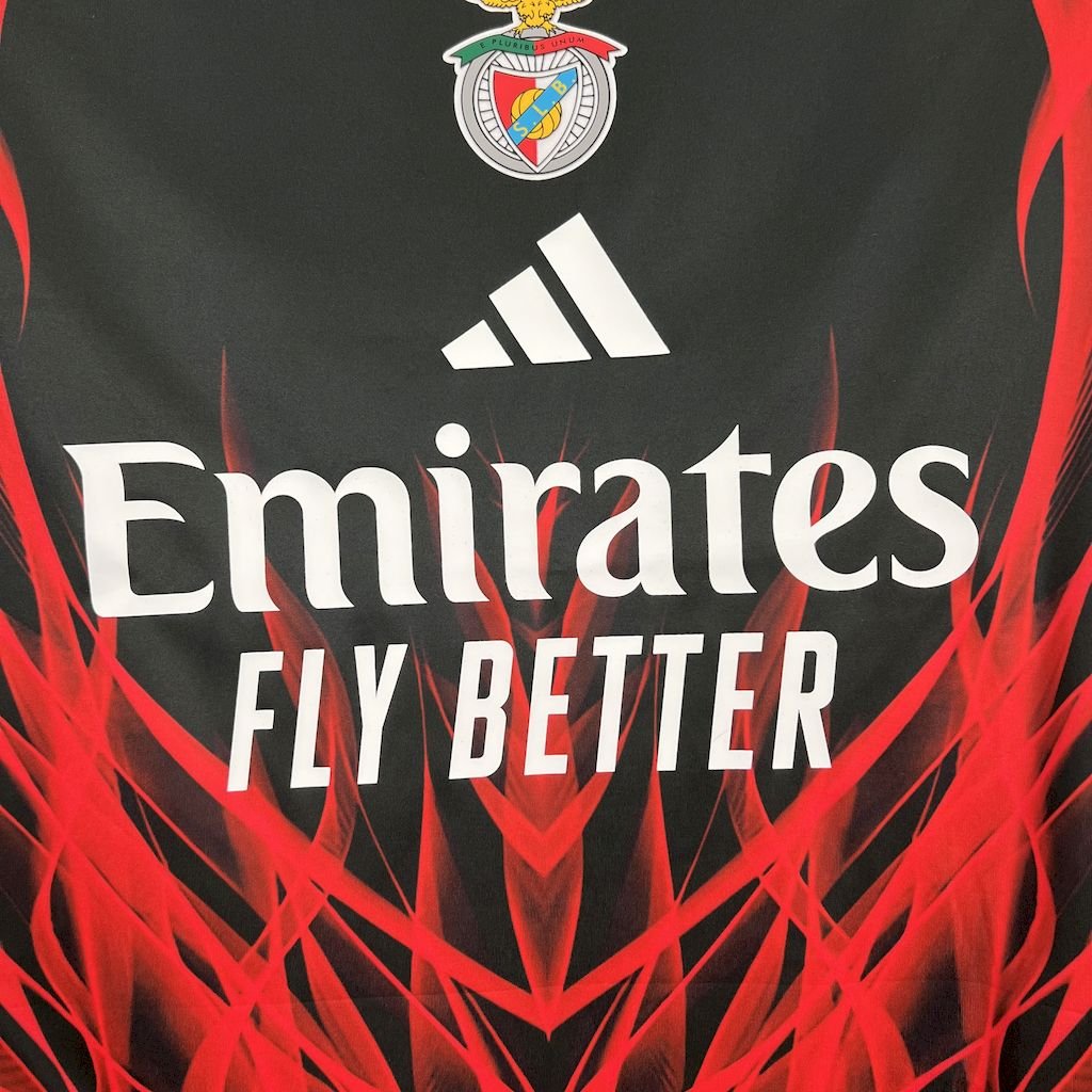SL Benfica Konzept Sondertrikot 2025-2026 - Schwarz SL Benfica Konzept Sondertrikot 2025-2026 - Schwarz