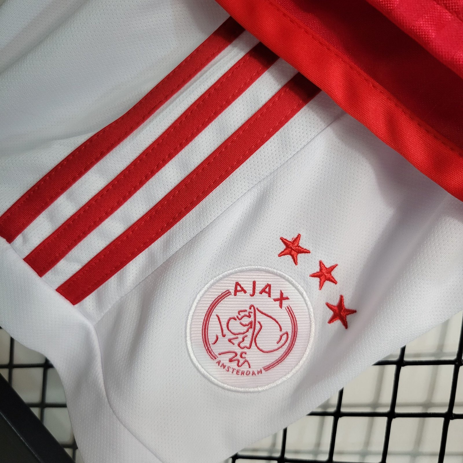 Ajax Heimtrikot Kinder Mini Kit 2023-2024 Ajax Heimtrikot Kinder Mini Kit 2023-2024