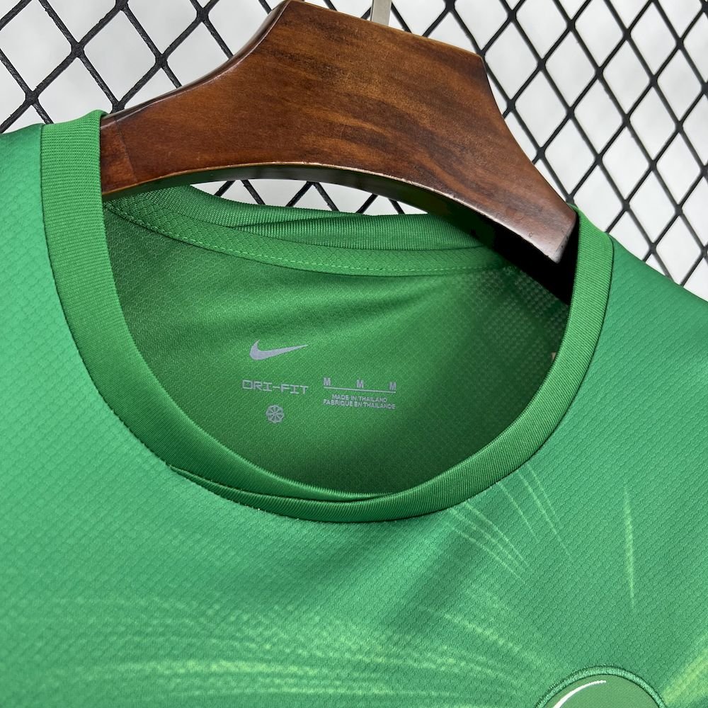 VFL Wolfsburg Home Trikot 2025-2026 VFL Wolfsburg Home Trikot 2025-2026