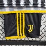 Juventus Cristiano Ronaldo 7 Heimtrikot Kinder Minikit 2023-2024