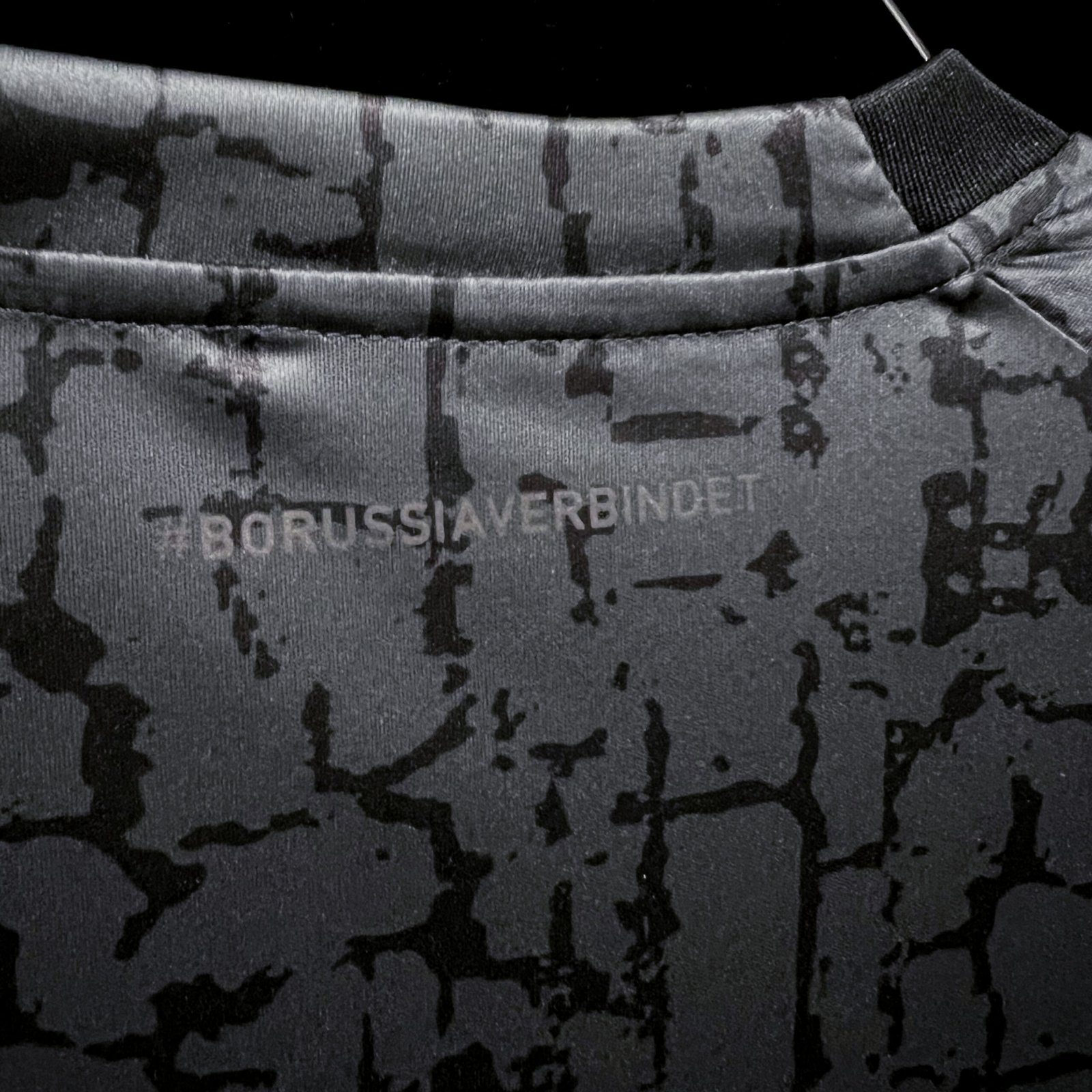 Borussia Dortmund Limitierte Sondertrikot 2022-2023 - Schwarz Borussia Dortmund Limitierte Sondertrikot 2022-2023 - Schwarz