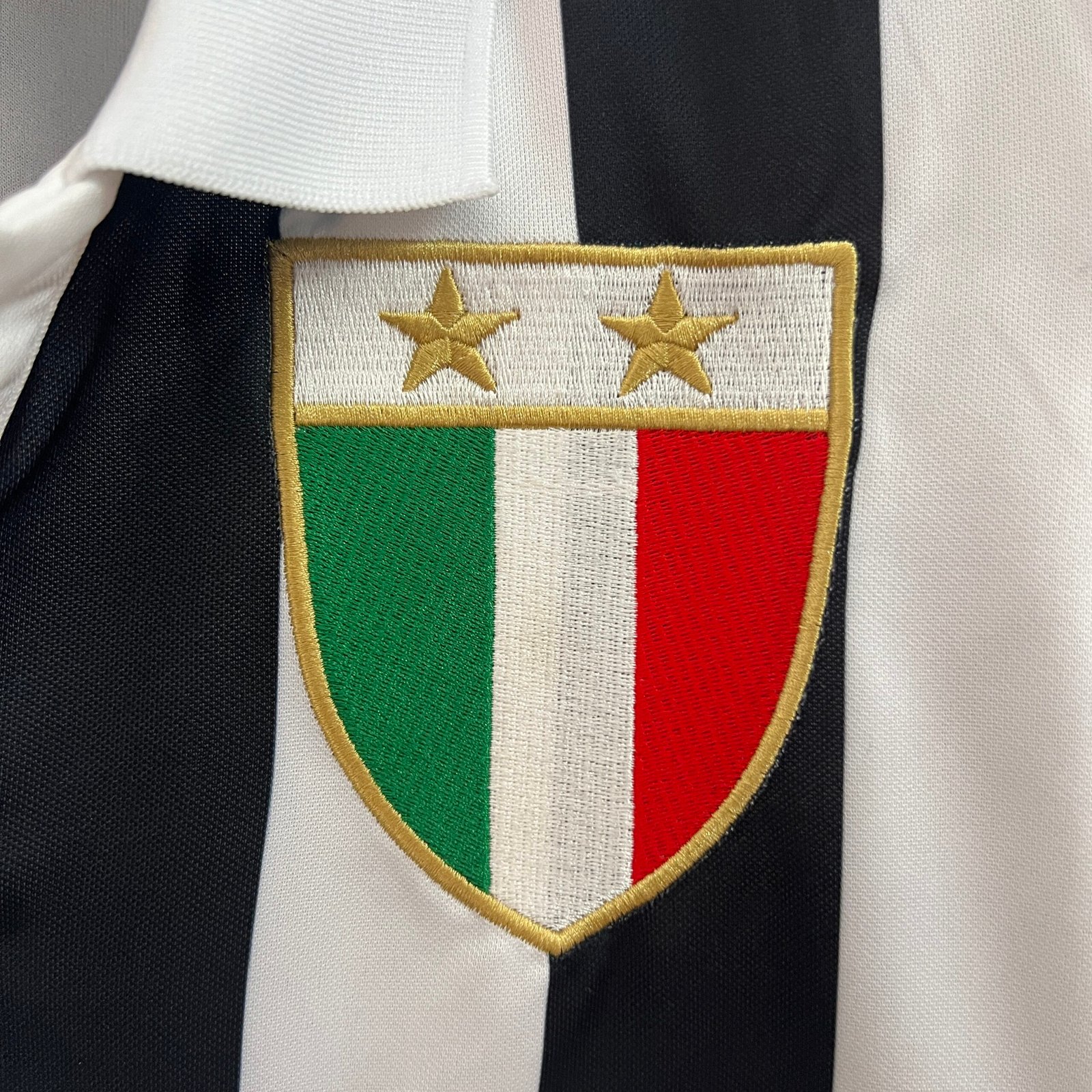 Juventus Home Retro Trikot 1984-1985 Juventus Home Retro Trikot 1984-1985
