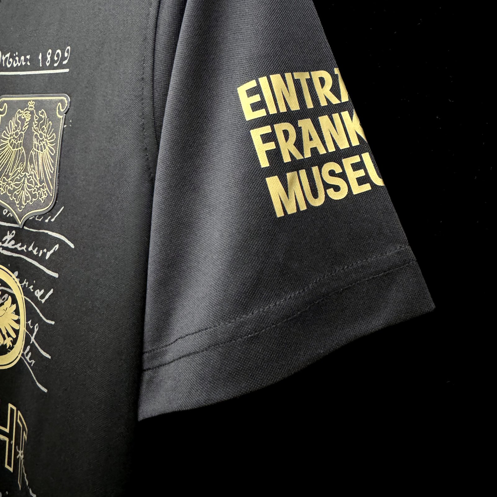 Eintracht Frankfurt 125-jähriges Jubiläum Sonderausgabe Trikot 2023-2024 - Schwarz Eintracht Frankfurt 125-jähriges Jubiläum Sonderausgabe Trikot 2023-2024 - Schwarz
