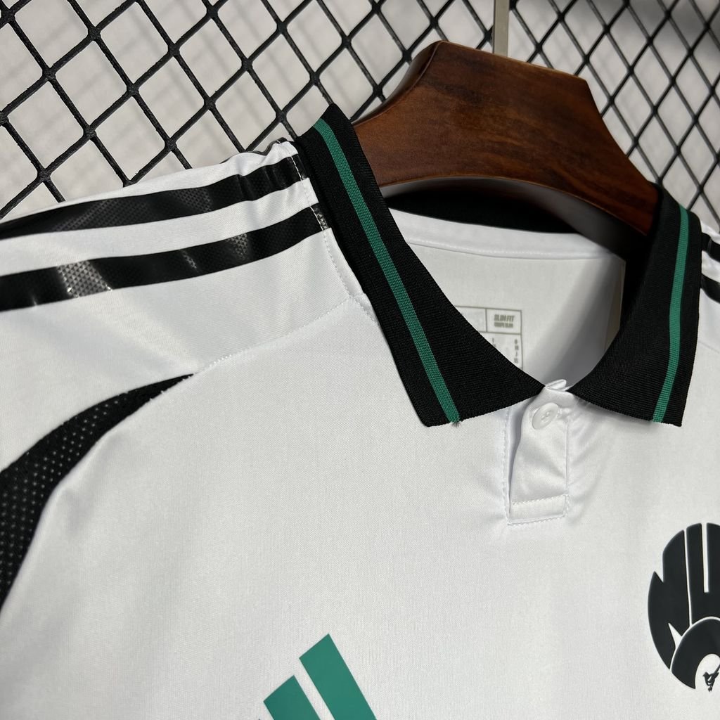 Newcastle United Third Trikot 2024-2025 Newcastle United Third Trikot 2024-2025
