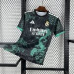 Real Madrid Dragon Sondertrikot 2025-2026 - Grün
