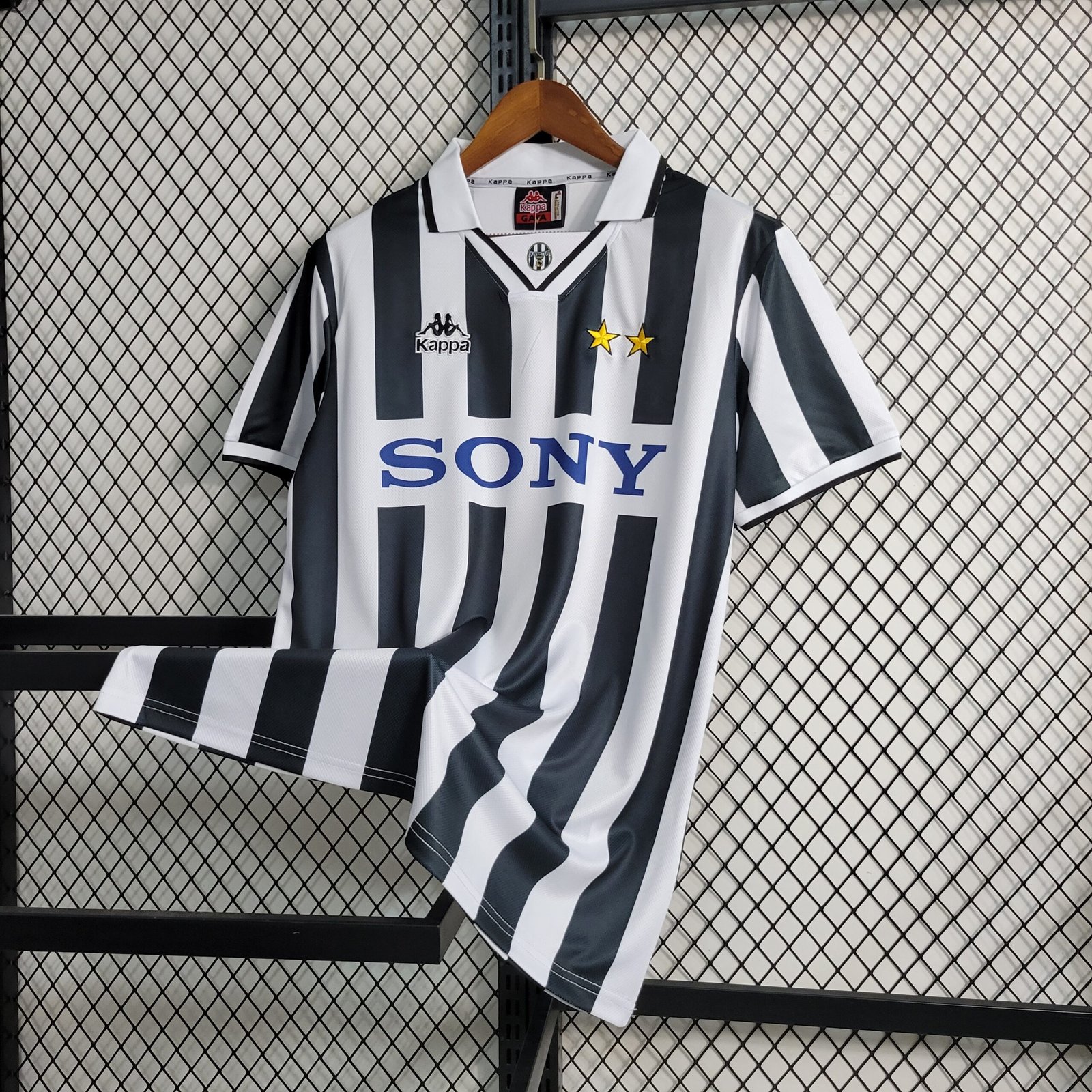 Juventus Home Retro Trikot 1995-1997 Juventus Home Retro Trikot 1995-1997