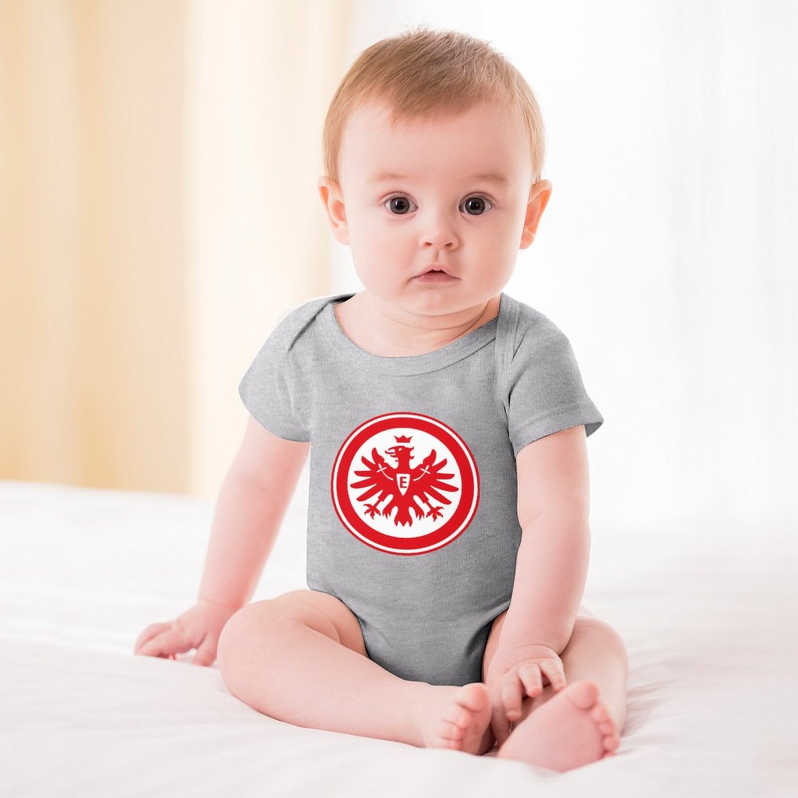 Eintracht Frankfurt Baby Bodysuit Strampler Schlafanzug Mit Kurzen Ärmeln Eintracht Frankfurt Baby Bodysuit Strampler Schlafanzug Mit Kurzen Ärmeln