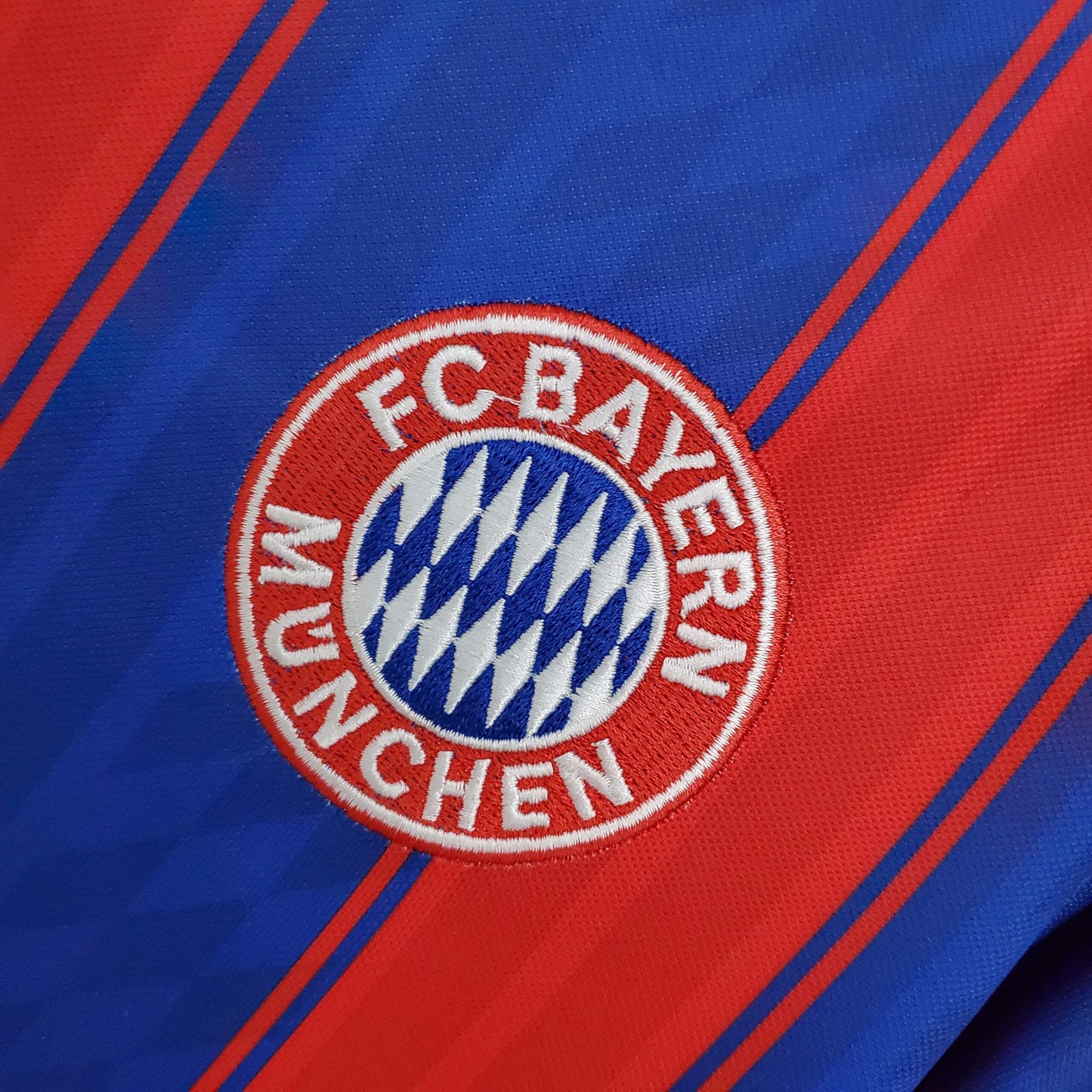 FC Bayern München Home Retro Trikot 1995-1997 FC Bayern München Home Retro Trikot 1995-1997