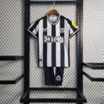 Newcastle United Heimtrikot Kinder Minikit 2023-2024