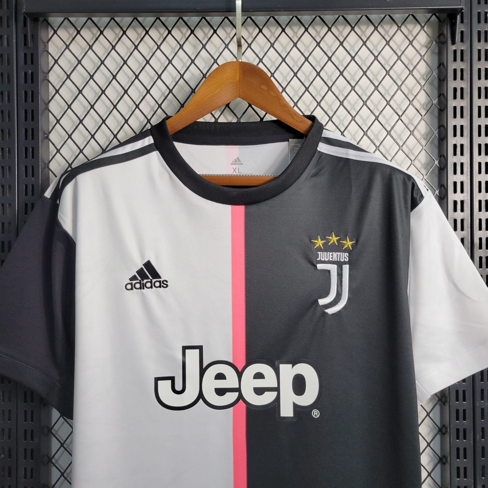 Juventus Home Retro Trikot 2019-2020 Juventus Home Retro Trikot 2019-2020