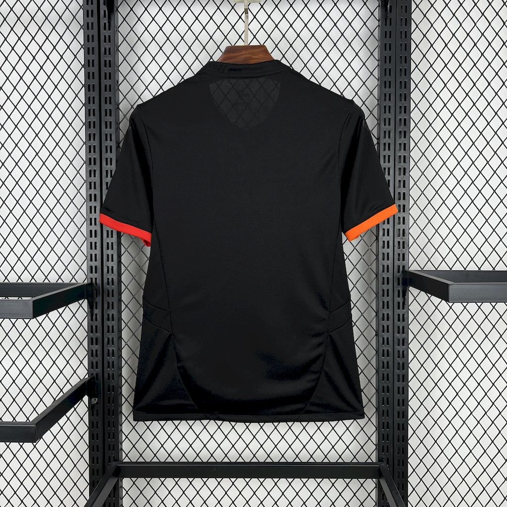 Galatasaray Limitierte Sondertrikot 2024-2025 - Schwarz Galatasaray Limitierte Sondertrikot 2024-2025 - Schwarz