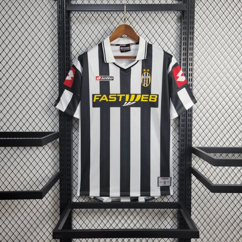 Juventus Home Retro Trikot 2001-2002 Juventus Home Retro Trikot 2001-2002