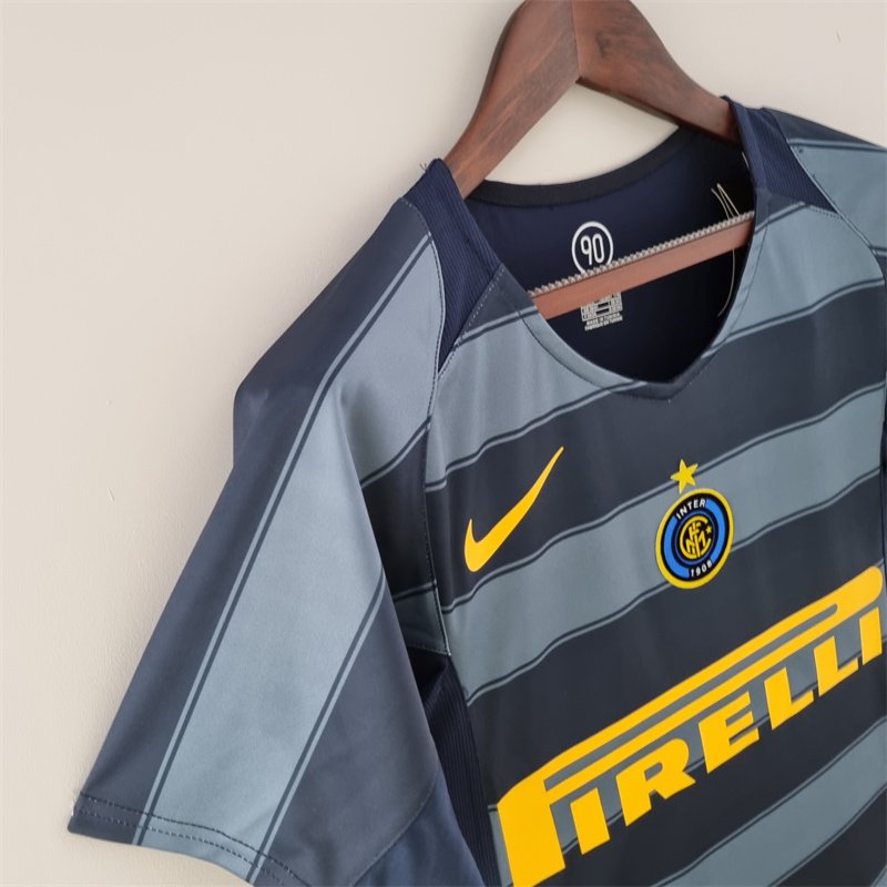 Inter Mailand Retro Away Trikot 2004-2005 Inter Mailand Retro Away Trikot 2004-2005