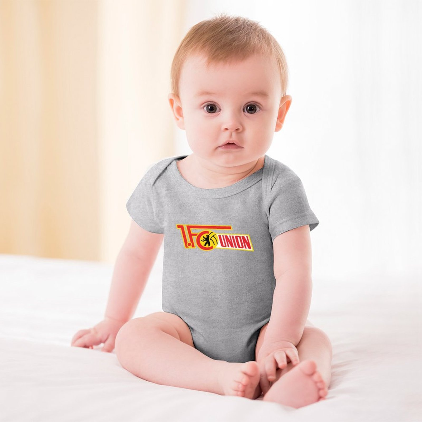 FC Union Berlin Baby Bodysuit Strampler Schlafanzug Mit Kurzen Ärmeln FC Union Berlin Baby Bodysuit Strampler Schlafanzug Mit Kurzen Ärmeln