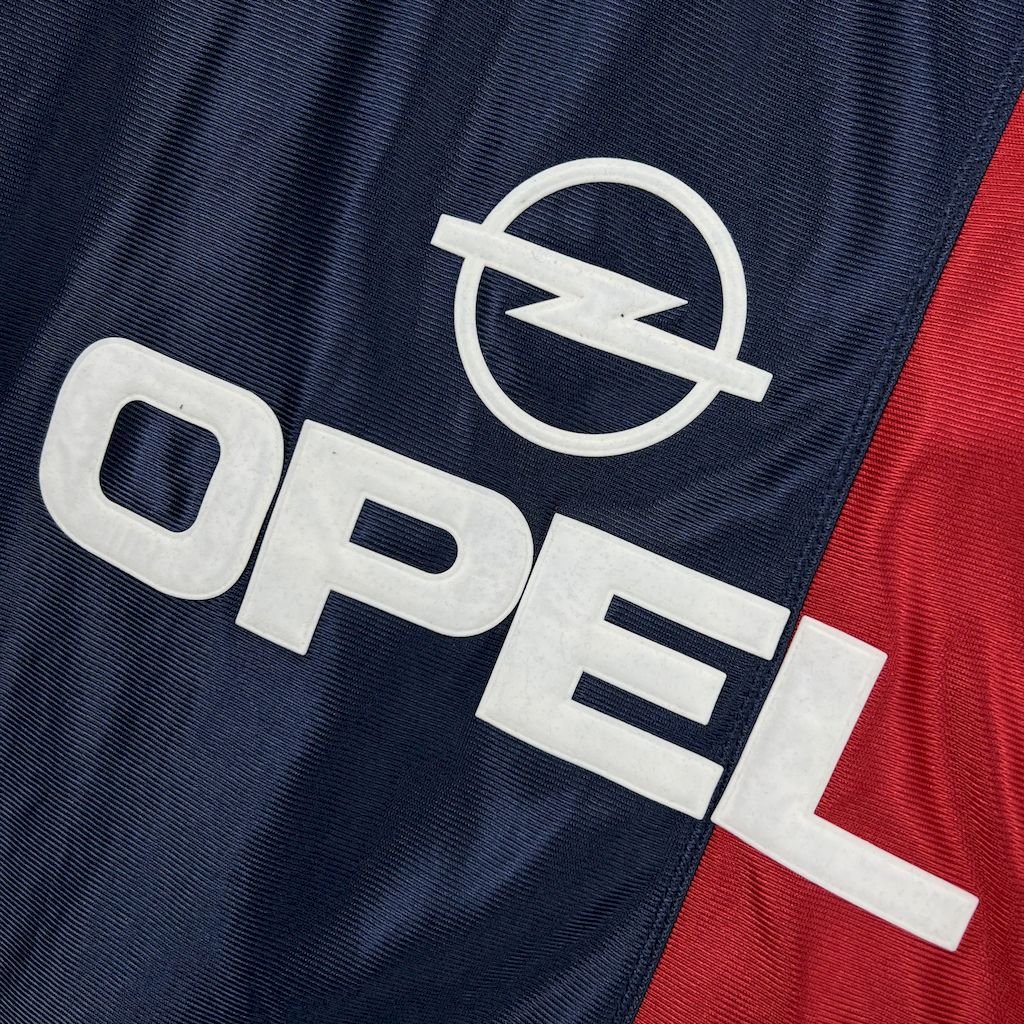 Paris Saint-Germain Retro Home Trikot 2001-2002 Paris Saint-Germain Retro Home Trikot 2001-2002