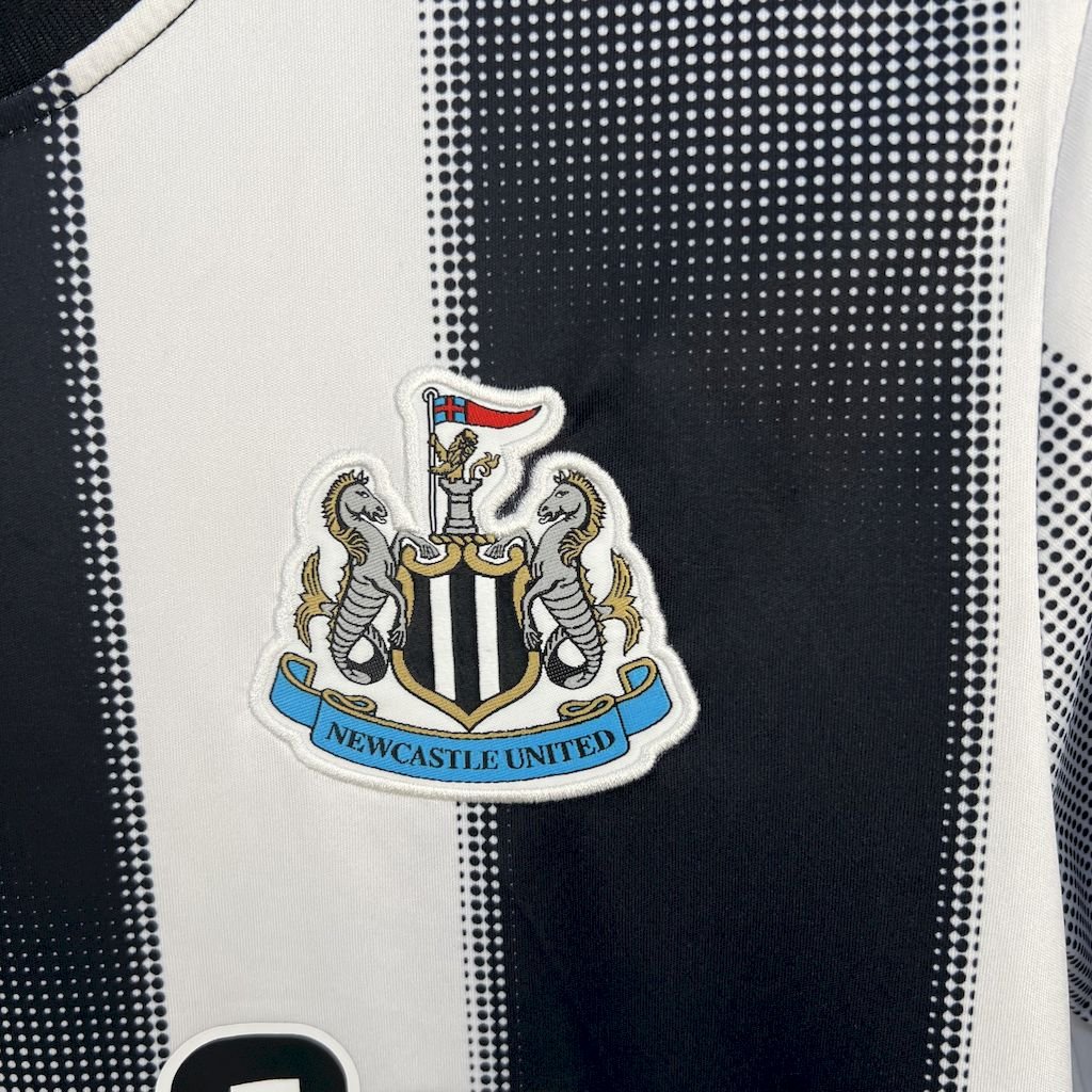 Newcastle United Home Trikot 2025-2026 Newcastle United Home Trikot 2025-2026