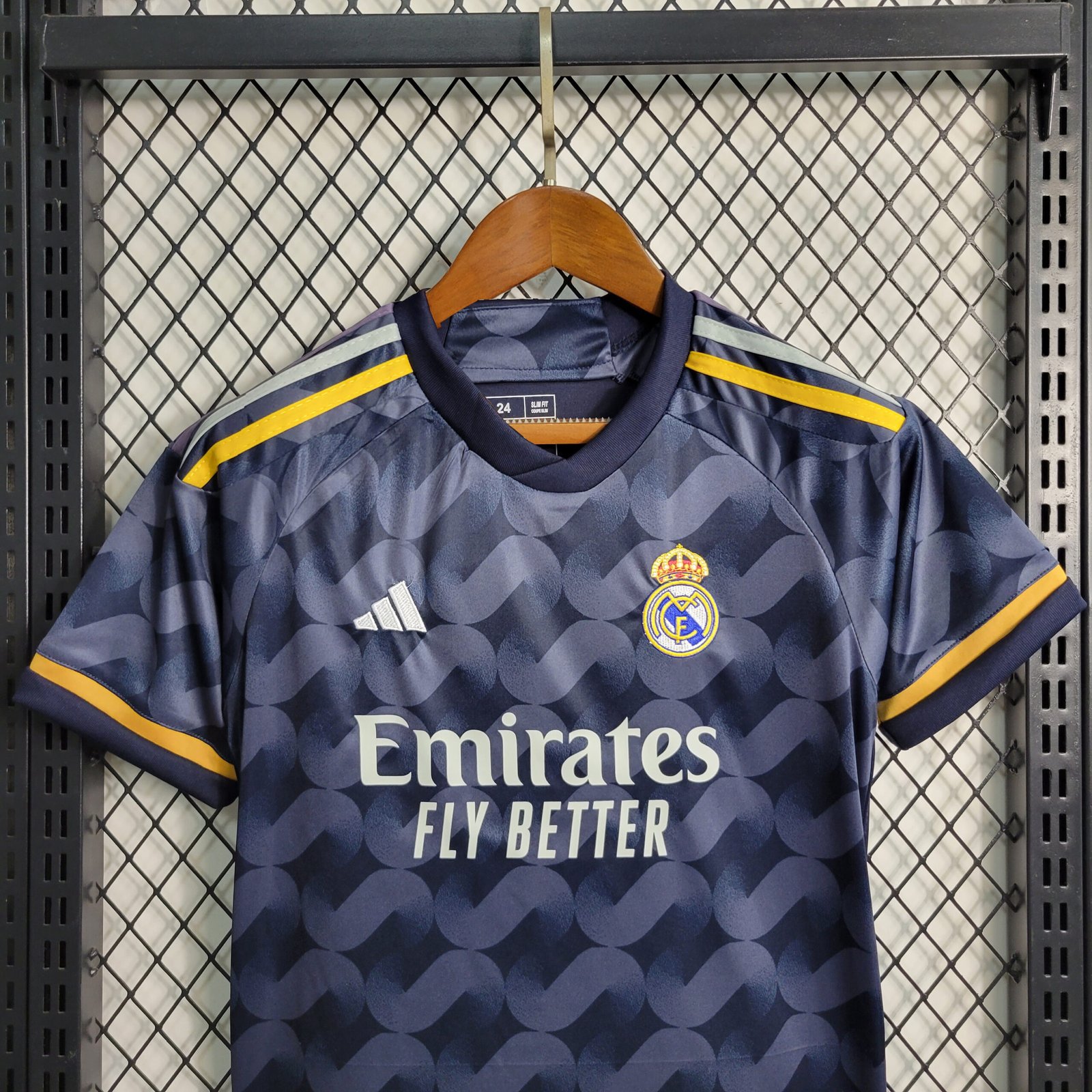 Real Madrid Arda Guler 24 Auswärtstrikot Kinder Mini Kit 2023-2024 Real Madrid Arda Guler 24 Auswärtstrikot Kinder Mini Kit 2023-2024