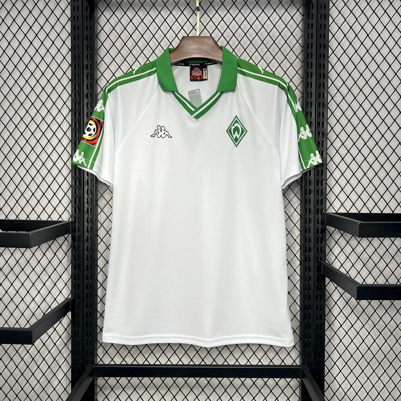 Werder Bremen Away Retro Trikot 2001-2002 Werder Bremen Away Retro Trikot 2001-2002