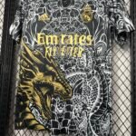 Real Madrid Drache Sondertrikot 2024-2025 - Schwarzes Gold