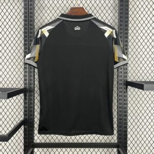 Real Madrid Retro Sondertrikot 2025-2026