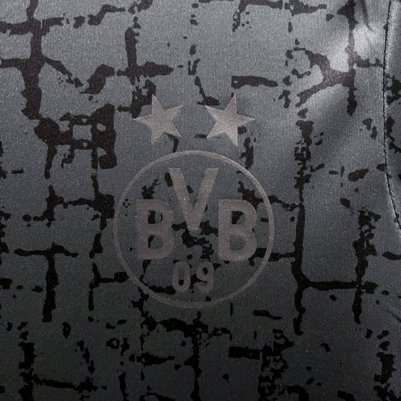 Borussia Dortmund Limitierte Sondertrikot 2022-2023 - Schwarz Borussia Dortmund Limitierte Sondertrikot 2022-2023 - Schwarz