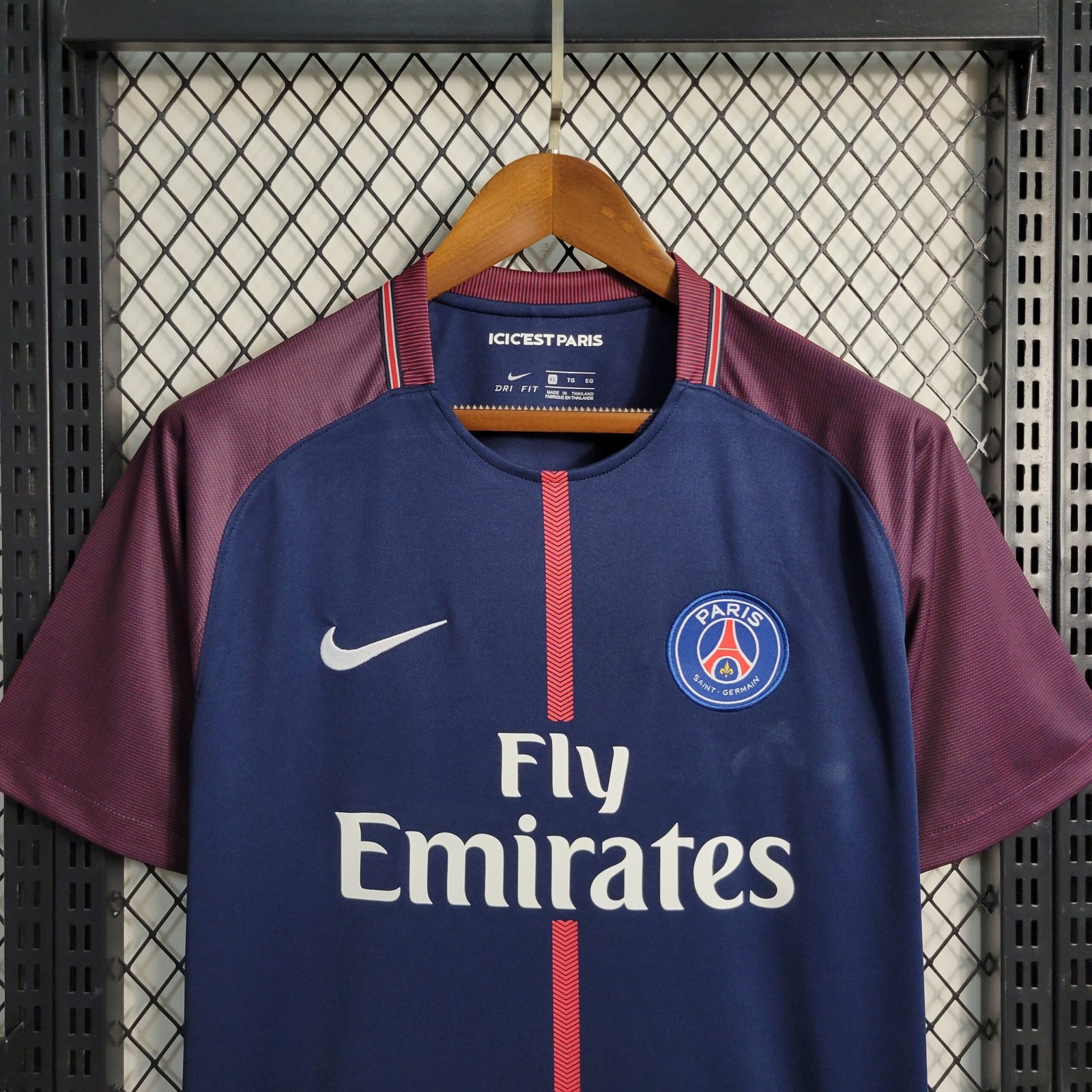 Paris Saint-Germain Retro Home Trikot 2017-2018 Paris Saint-Germain Retro Home Trikot 2017-2018