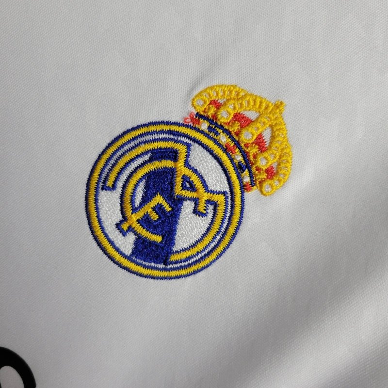 Real Madrid Arda Güler 15 Heimtrikot Kinder 2024-2025 Real Madrid Arda Güler 15 Heimtrikot Kinder 2024-2025