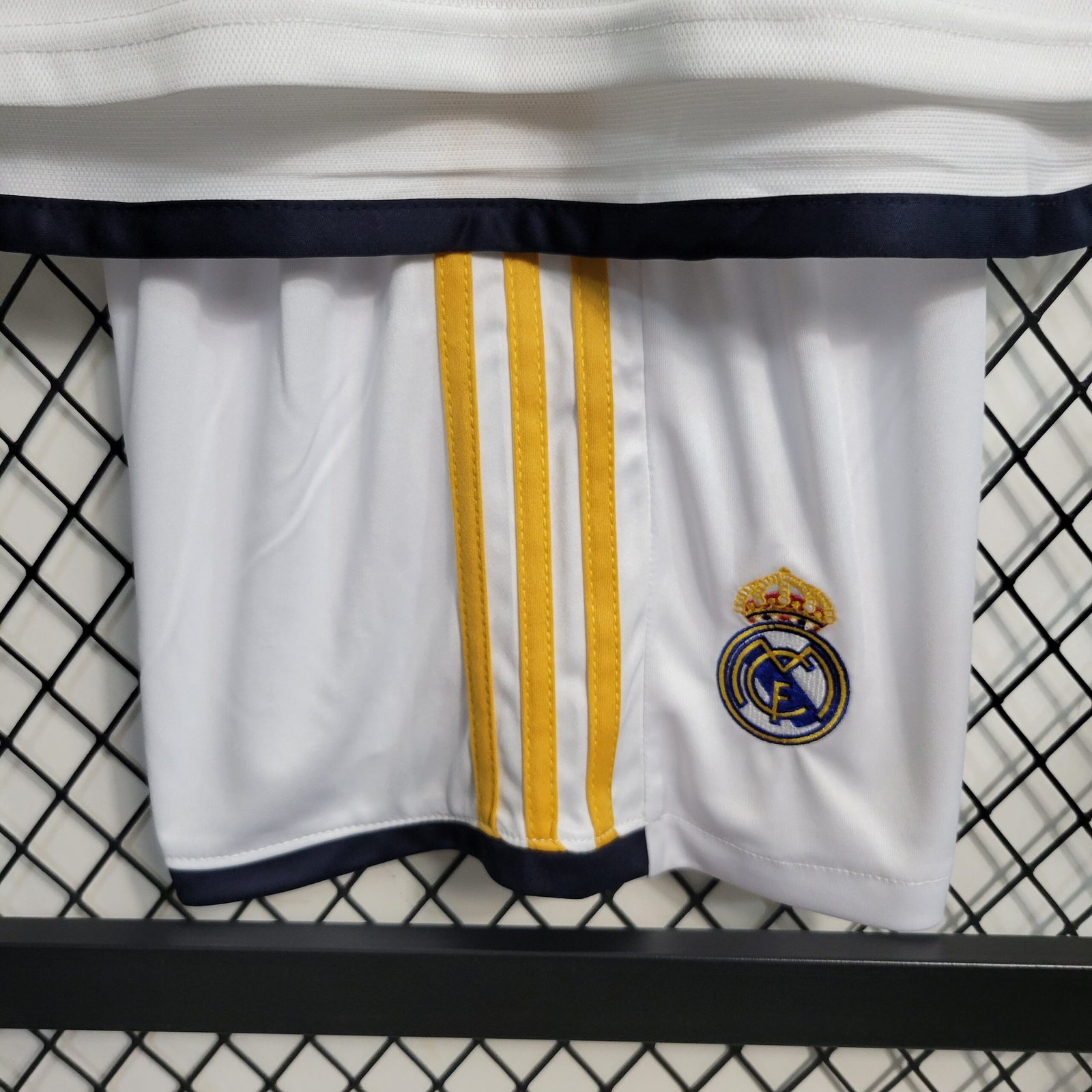 Real Madrid Arda Guler 24 Heimtrikot Kinder Minikit 2023-2024 Real Madrid Arda Guler 24 Heimtrikot Kinder Minikit 2023-2024