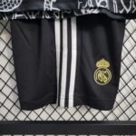 Real Madrid Chinesisch Drache Kinder Sondertrikot Mit Shorts - Schwarz