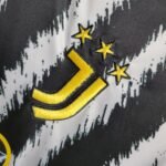 Juventus Cristiano Ronaldo 7 Heimtrikot Kinder Minikit 2023-2024