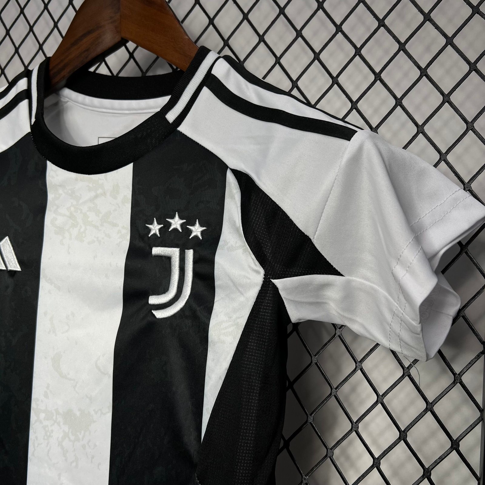Juventus Cristiano Ronaldo 7 Heimtrikot Kinder Minikit 2024-2025 Juventus Cristiano Ronaldo 7 Heimtrikot Kinder Minikit 2024-2025