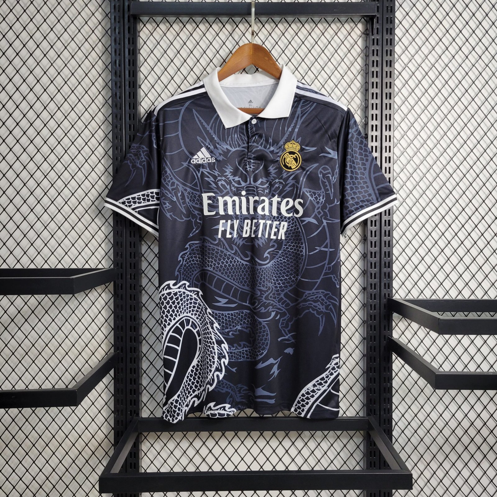 Real Madrid Chinesisch Drache Sondertrikot 2023-2024 - Schwarz Real Madrid Chinesisch Drache Sondertrikot 2023-2024 - Schwarz
