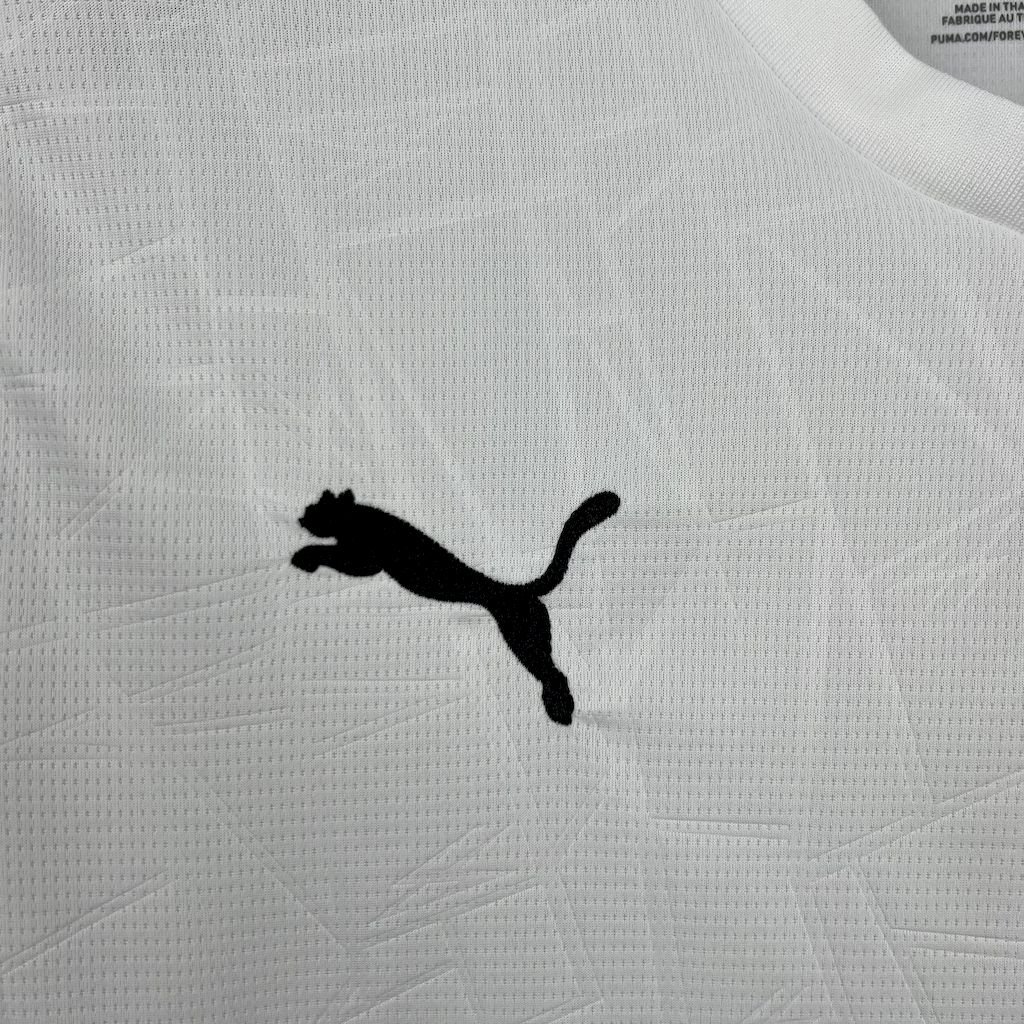 FC Valencia Home Trikot 2025-2026 FC Valencia Home Trikot 2025-2026