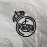Real Madrid Dragon Sonderausgabe Trikot 2024-2025 - Weiß
